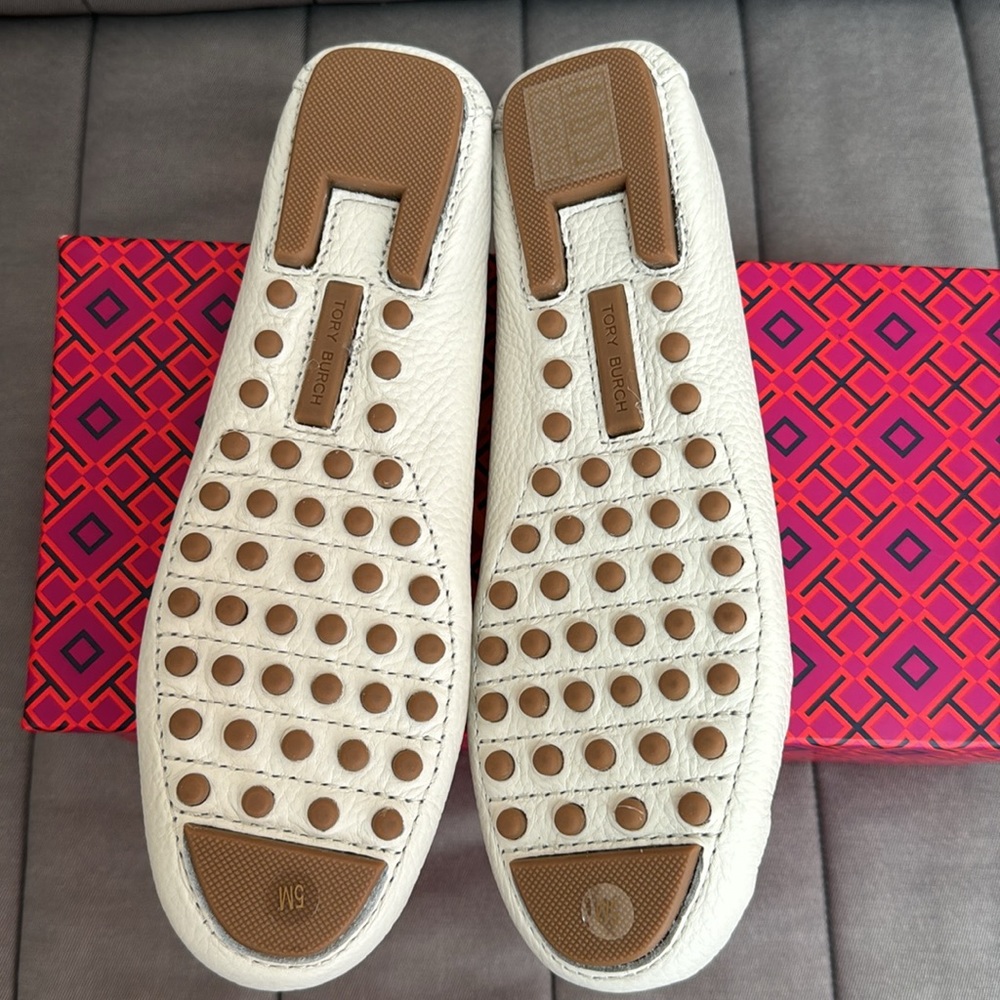 Brand new Tory Burch Lowell 2 Driver -Tumbled Leather Loafer - Picture 3 of 5